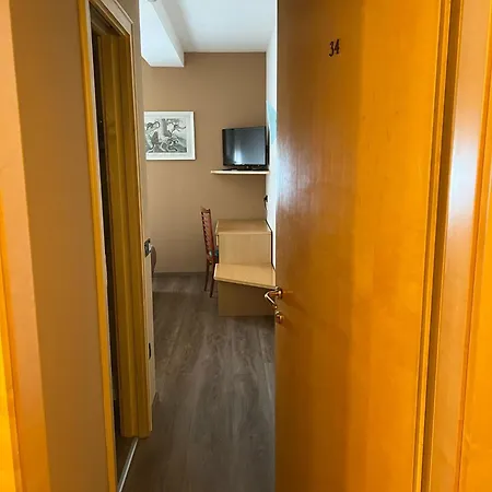 Hotel Damodoro 3*